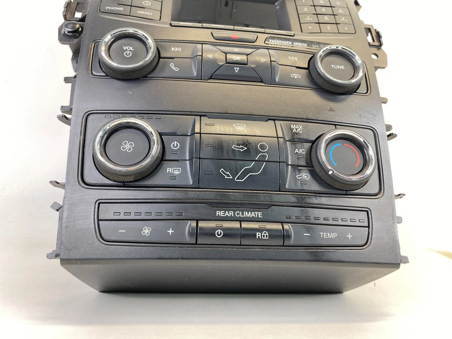 18 19 FORD EXPLORER RADIO & CLIMATE CONTROL TRIM BEZEL W/AIR VENT JB5T-18A802-LB