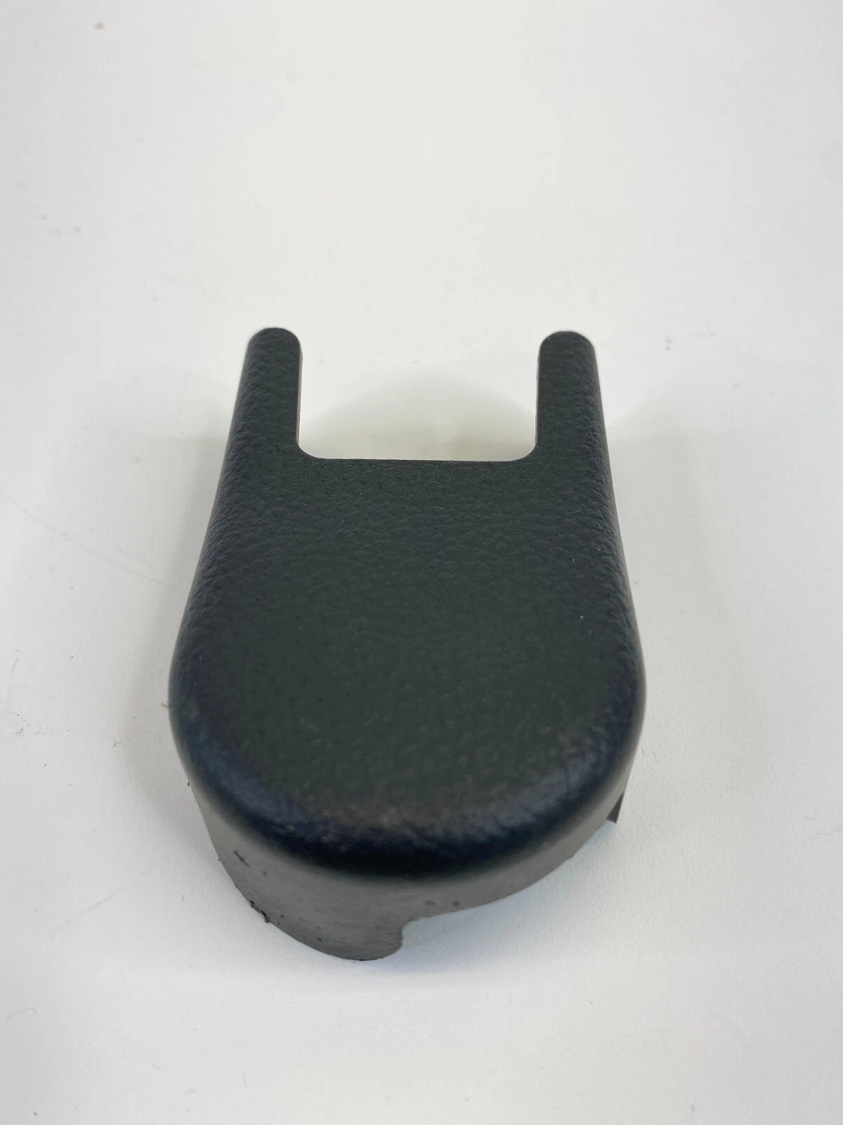 2006-2010 INFINITI M35 M45 FRONT RIGHT PASSENGER SEAT TRACK END TRIM COVER OEM