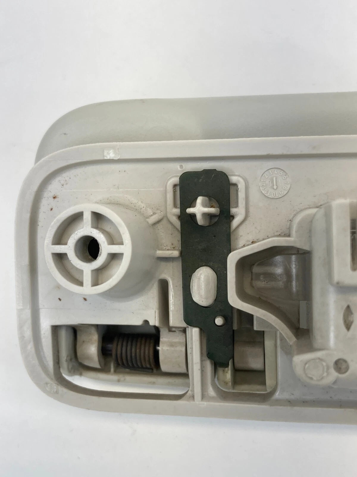 2008-2012 Jeep Liberty Roof Inner Rear Right Back Interior Grab Handle W/ Light