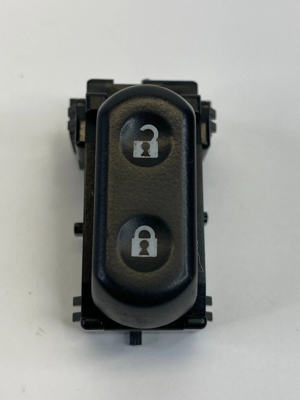 04-06 CADILLAC SRX FRONT RIGHT PASSENGER DOOR LOCK CONTROL SWITCH 25752613 OEM