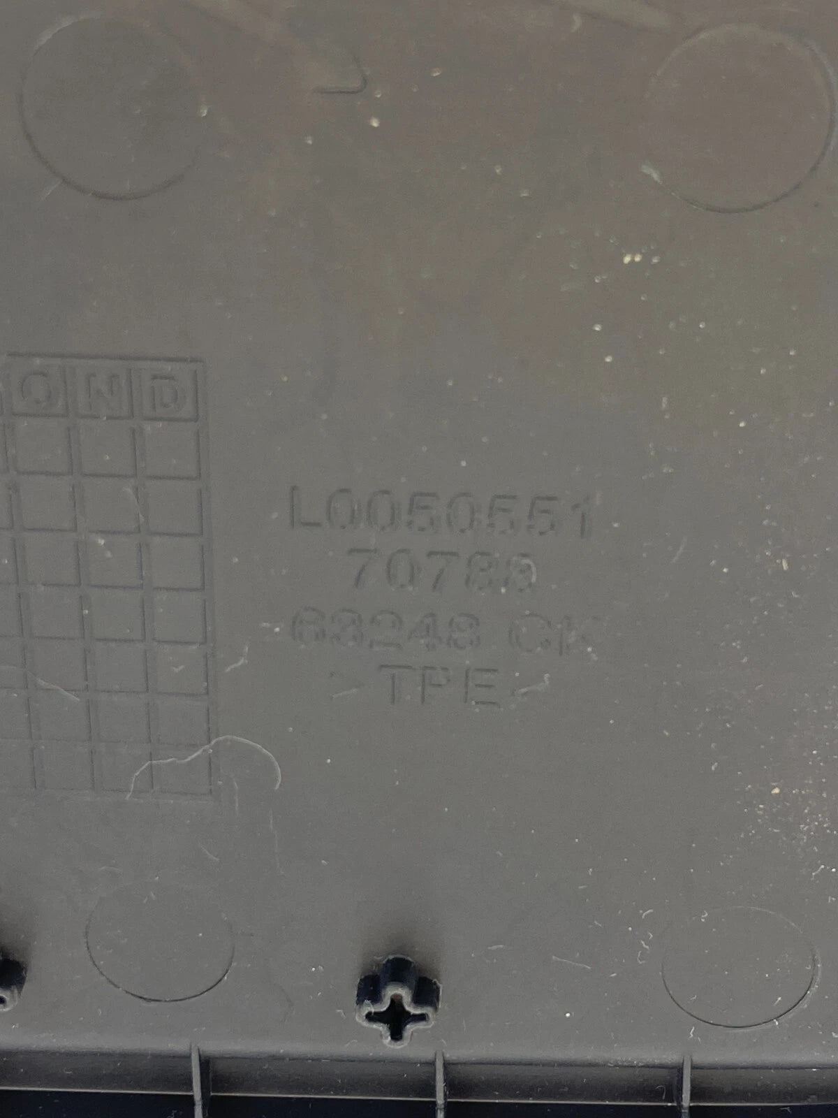 2009-2014 VOLKSWAGEN ROUTAN CENTER CONSOLE RADIO RUBBER MAT INSERT L0050551
