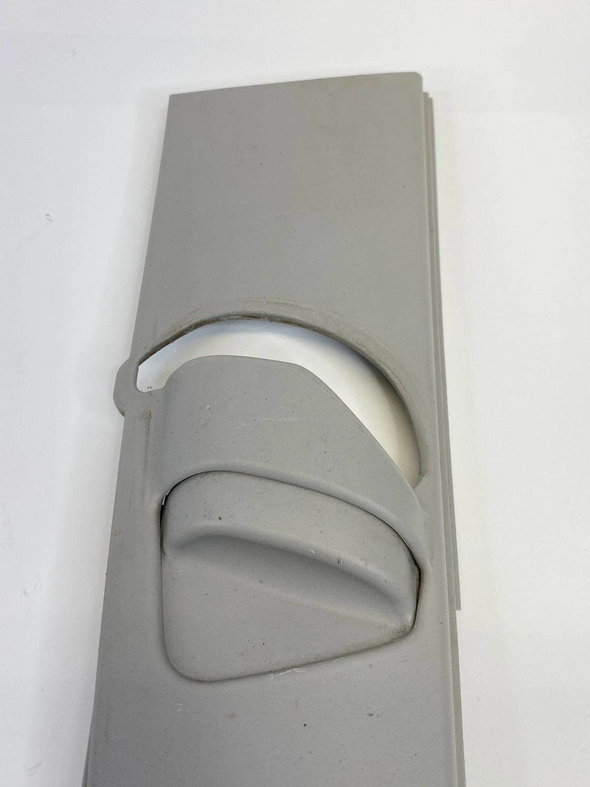 10-15 TOYOTA PRIUS FRONT RIGHT SEAT BELT HEIGHT ADJUSTER ANCHOR COVER 7302353020