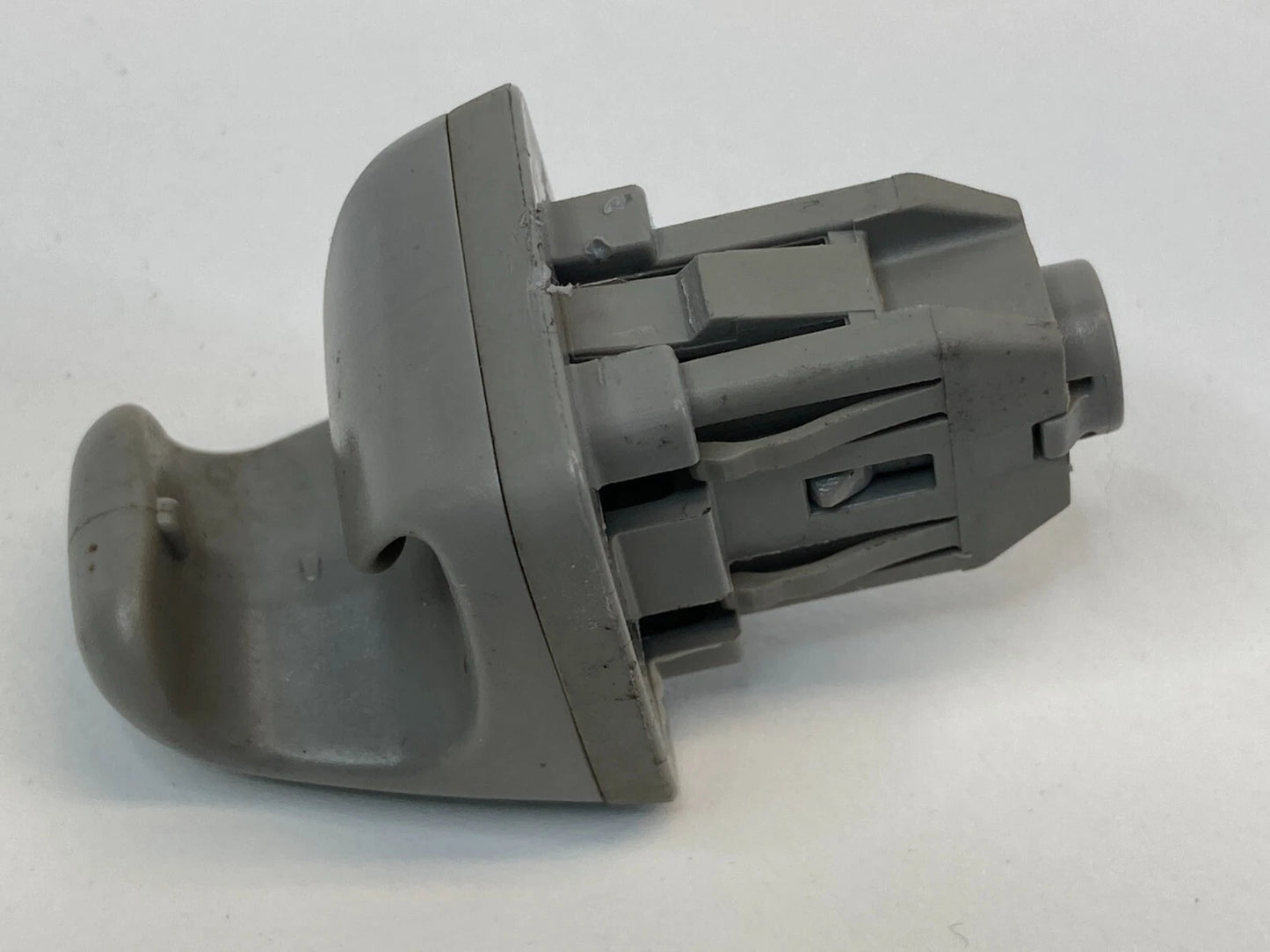07-11 TOYOTA CAMRY 08-19 HIGHLANDER SUN VISOR RETAINER SUNVISOR CLIP OEM