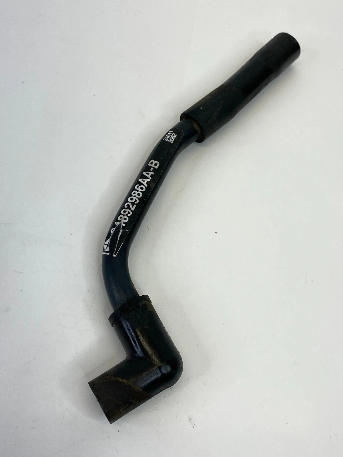 2012-2017 FIAT 500 1.4L L4 A/T ENGINE MAKE UP AIR HOSE TUBE MOPAR 4892986AA OEM