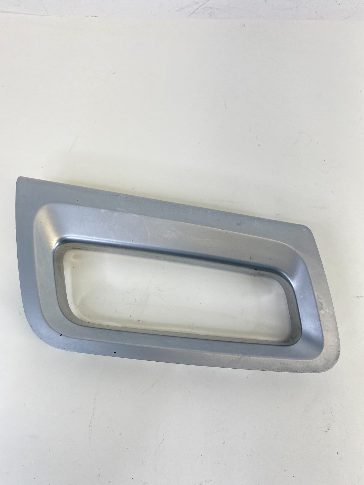 2008 2009 2010 Saturn Vue Rear Left Side Interior Door Pull Handle Trim Bezel