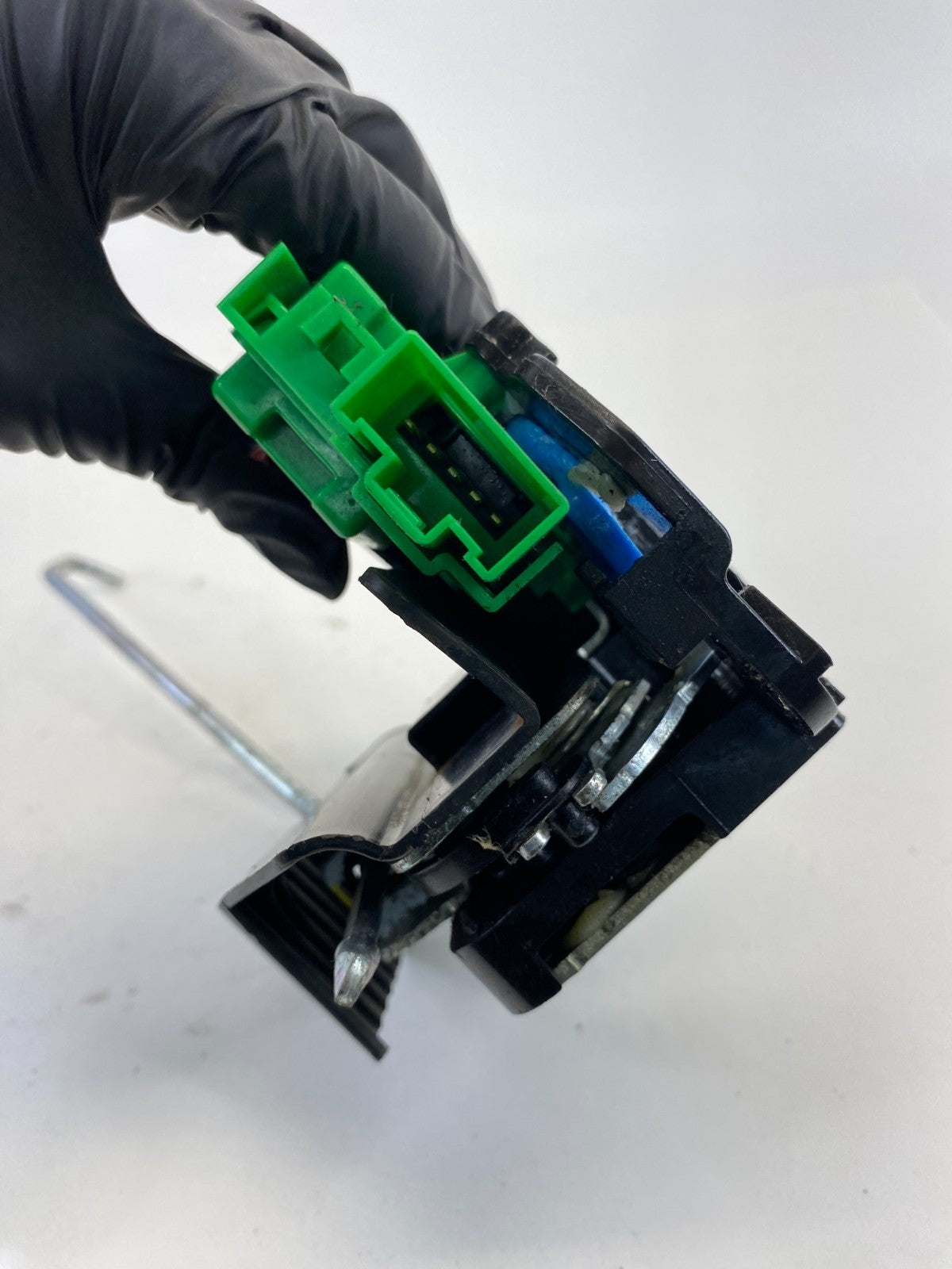 2012-2017 Hyundai Accent Front Right Passenger Side Door Lock Latch Actuator