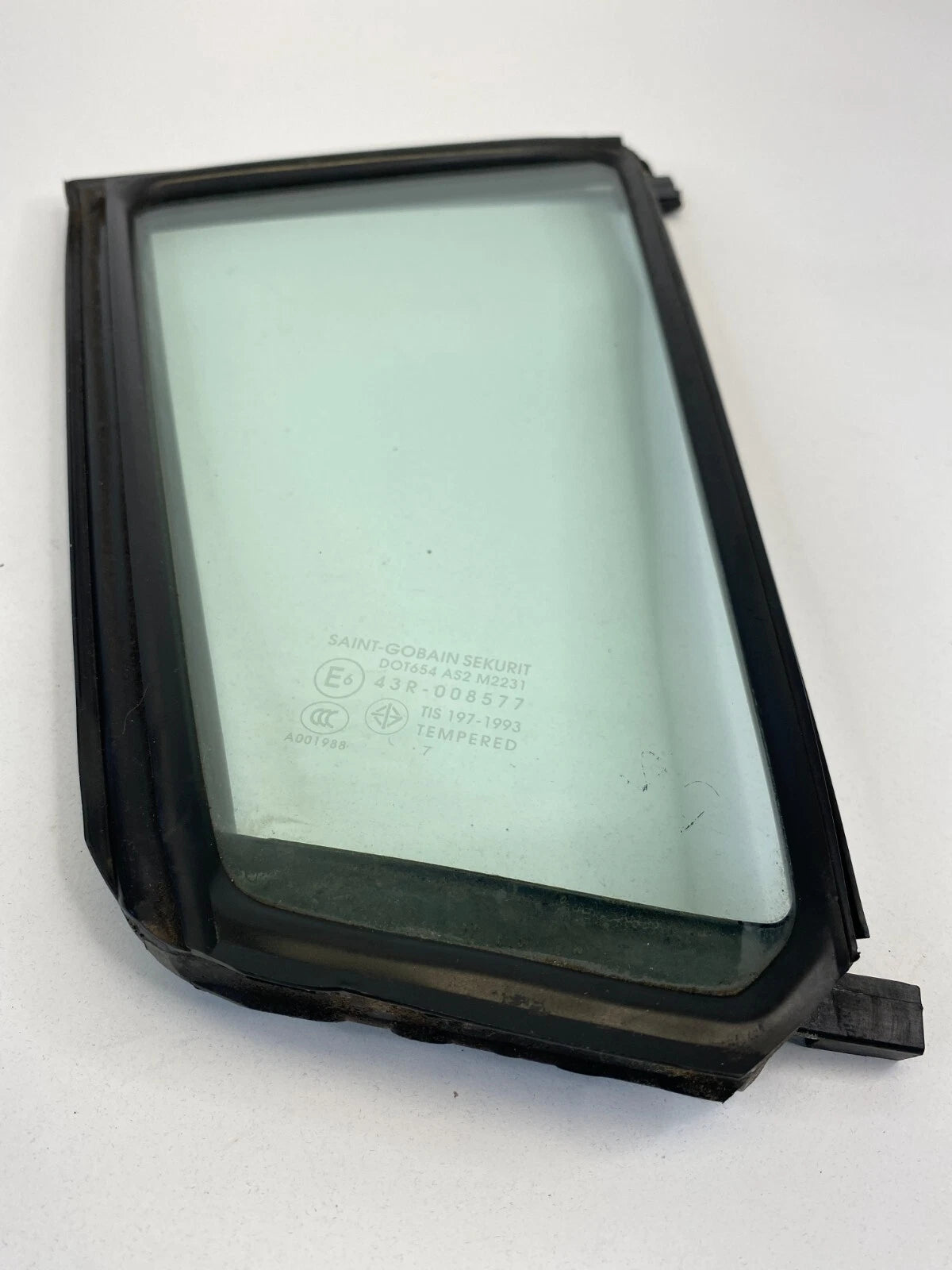2004-2009 MAZDA MAZDA3 REAR RIGHT PASSENGER QUARTER VENT GLASS BN8V-72-651 OEM