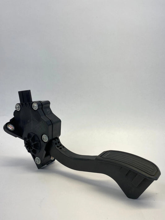 10-15 TOYOTA PRIUS GAS ACCELERATOR PEDAL THROTTLE PEDAL W/SENSOR 78110-12050 OEM