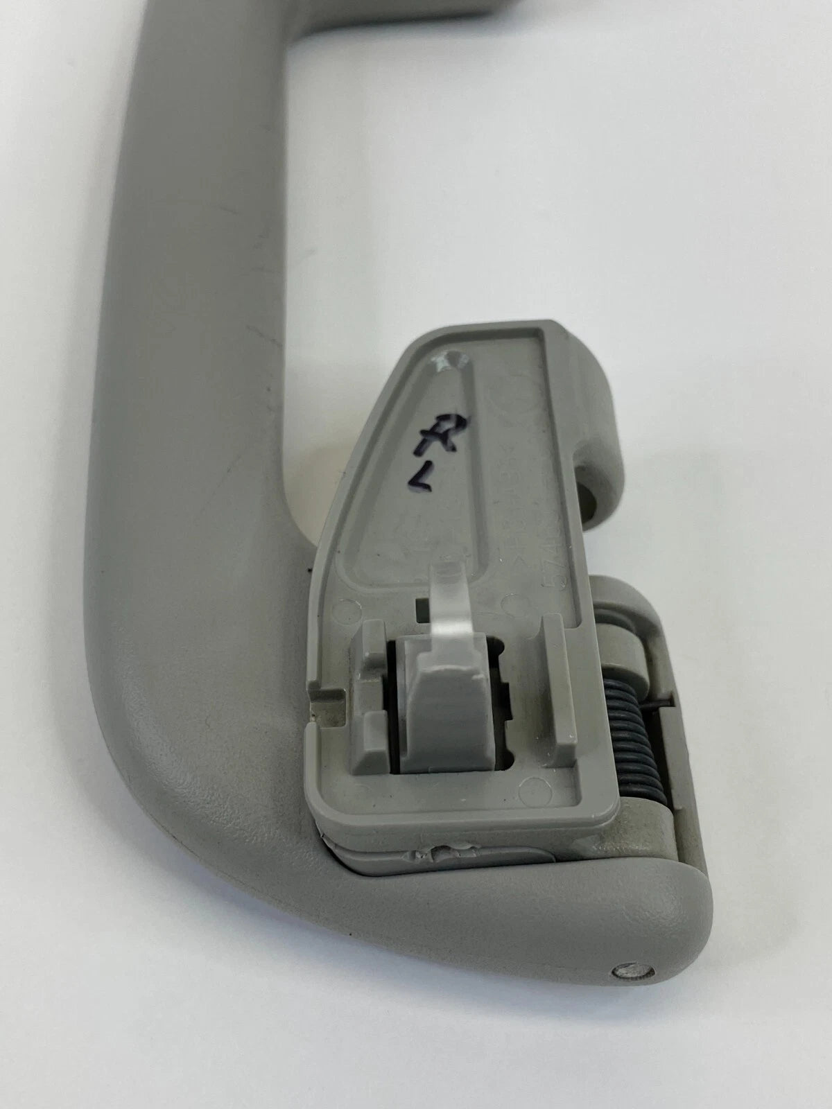 2010-2015 TOYOTA PRIUS REAR LEFT SIDE ROOF INNER GRAB GRIP HANDLE 674683-8010