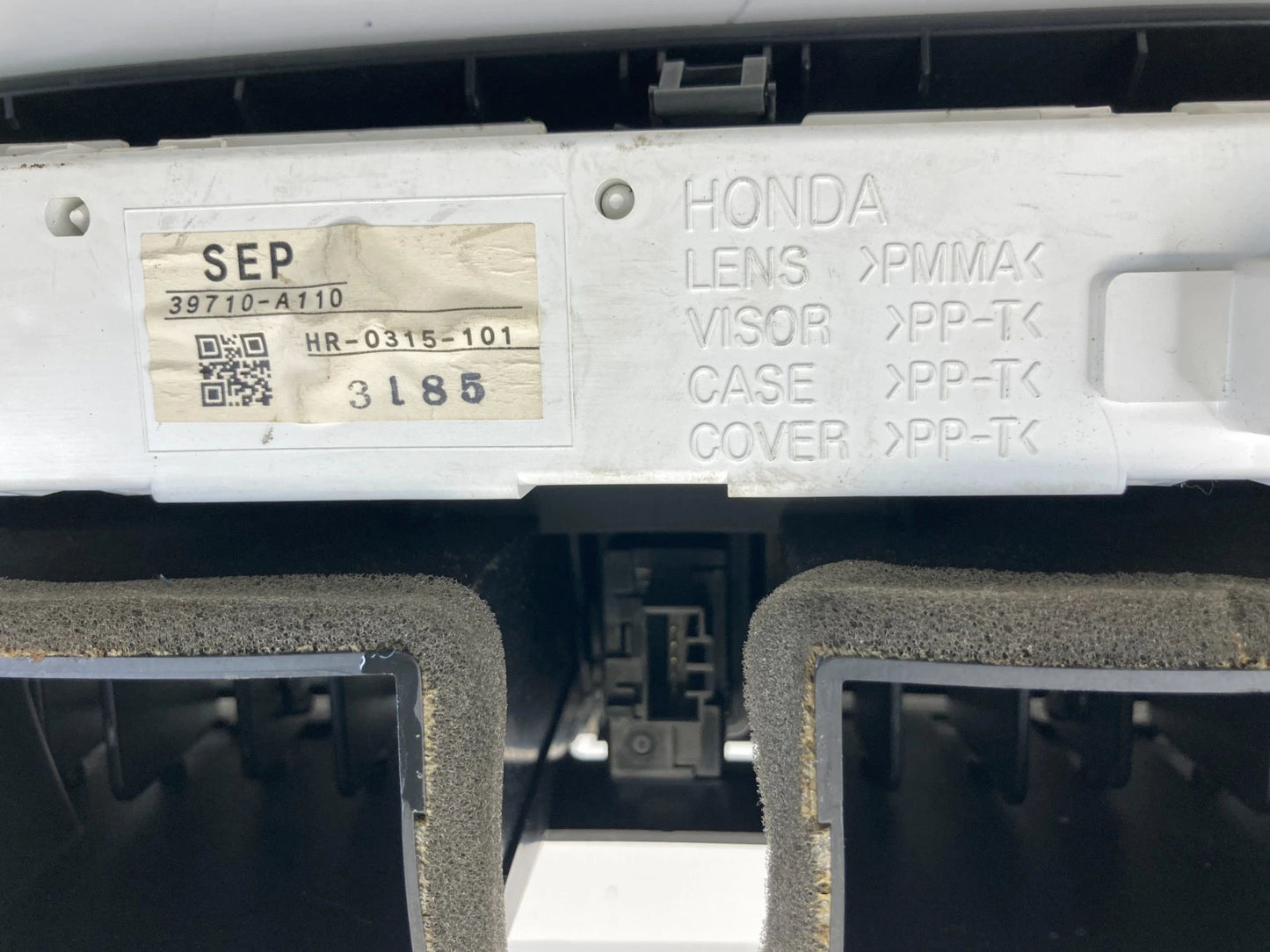 04-06 Acura TL Center Dash AC Air Vent Grille w/Clock Display & Hazard Switch