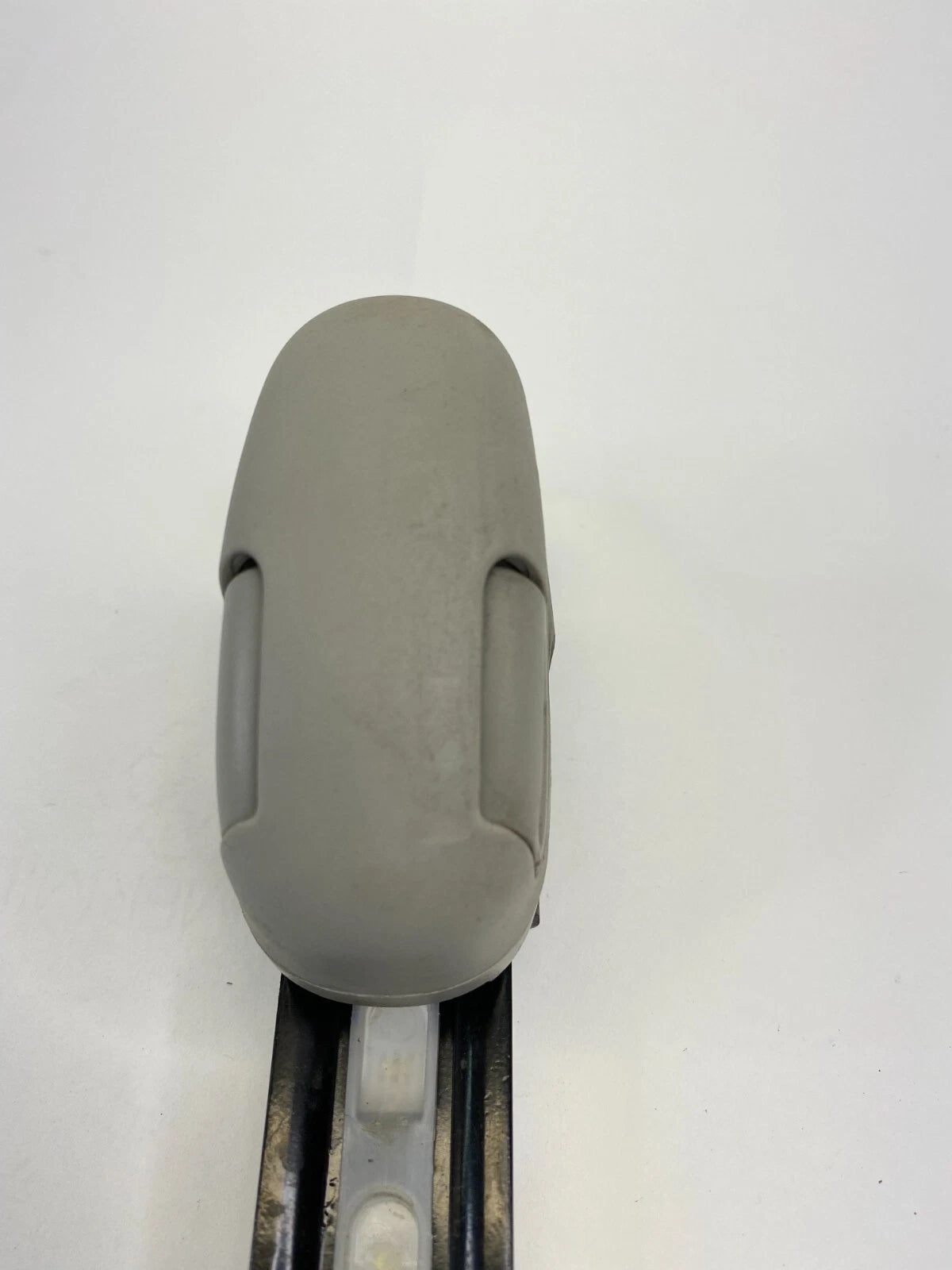 08-10 CHRYSLER TOWN & COUNTRY FRONT RIGHT SIDE SEAT BELT ADJUSTER HEIGHT OEM
