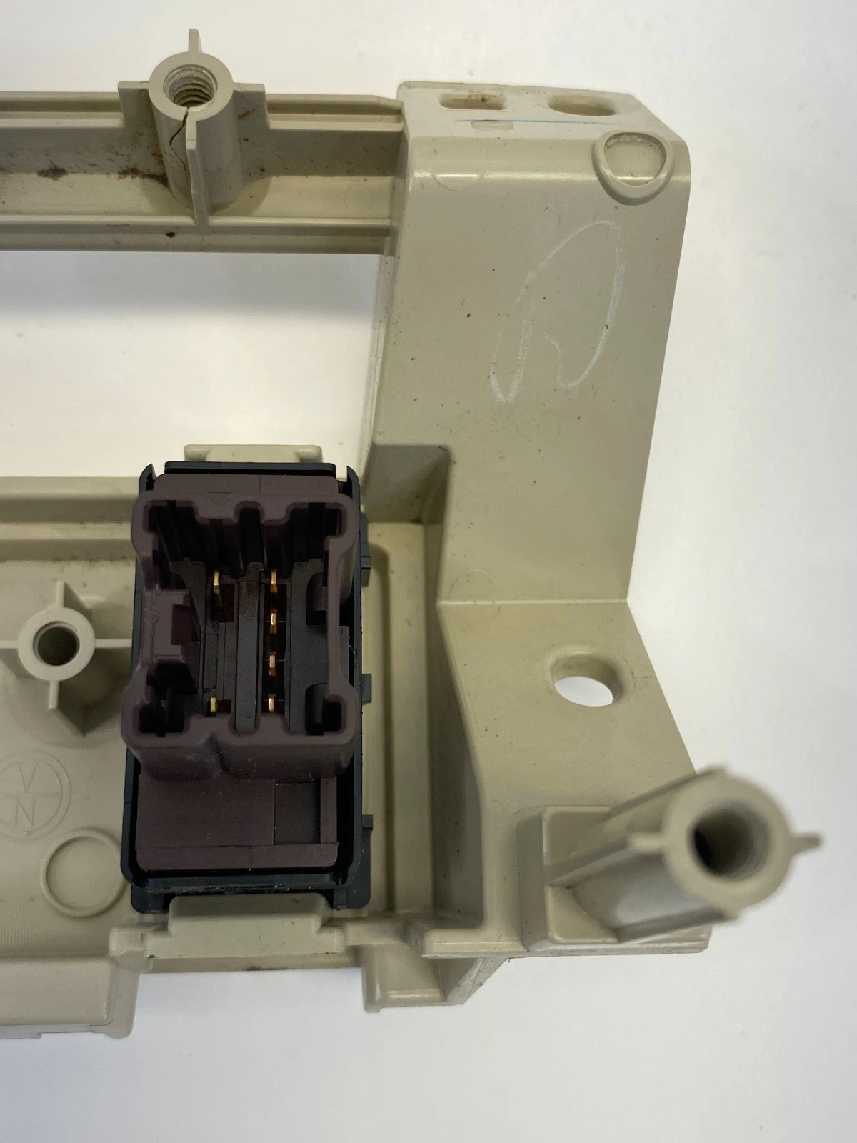 2013-2017 NISSAN PATHFINDER REAR SEAT HEATED SWITCH BEZEL RR LH OEM 96939-3KA3B