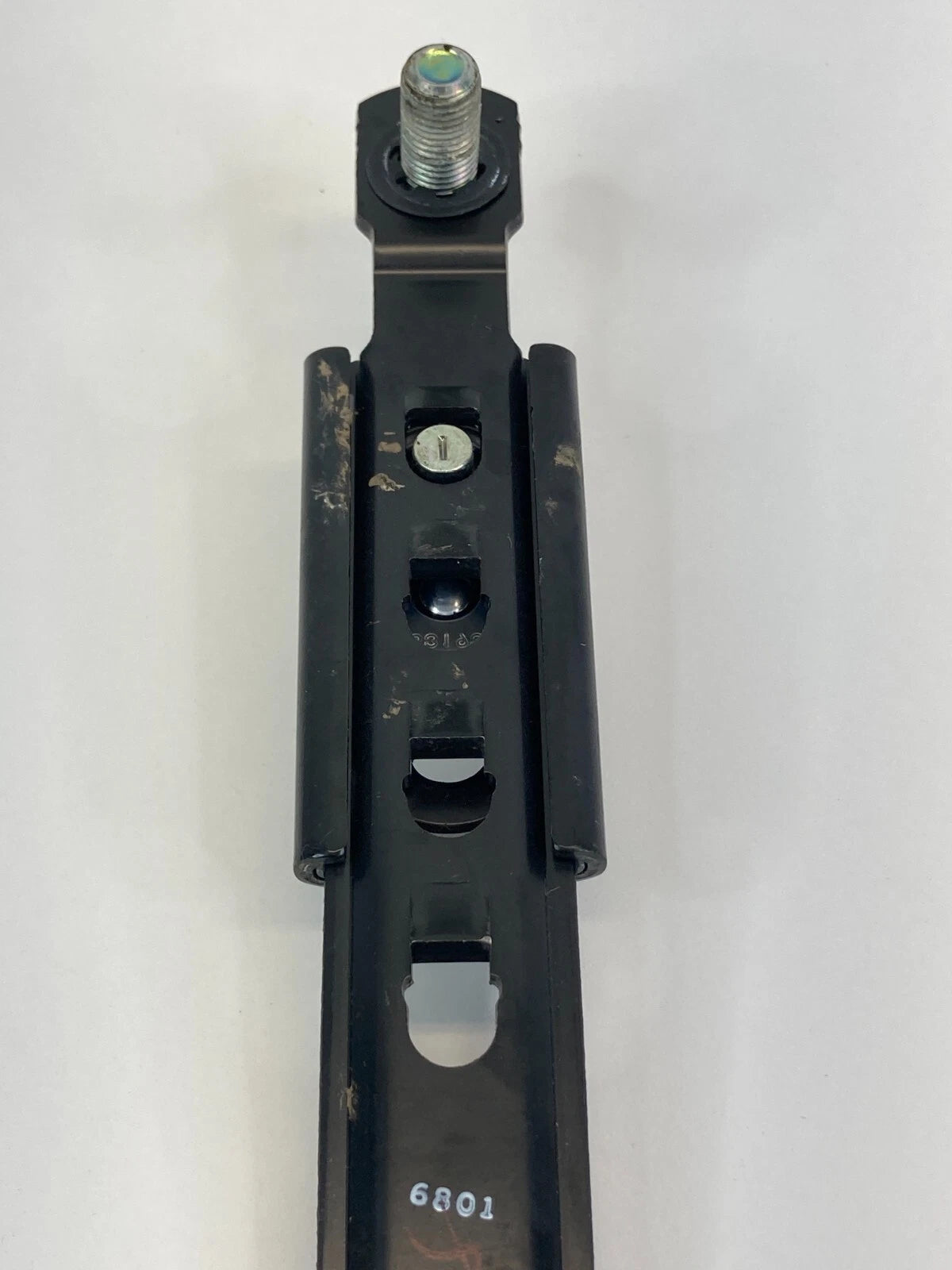 2007-2010 HYUNDAI ELANTRA 4-DR FRONT RIGHT SIDE SEAT BELT HEIGHT ADJUSTER 63021A