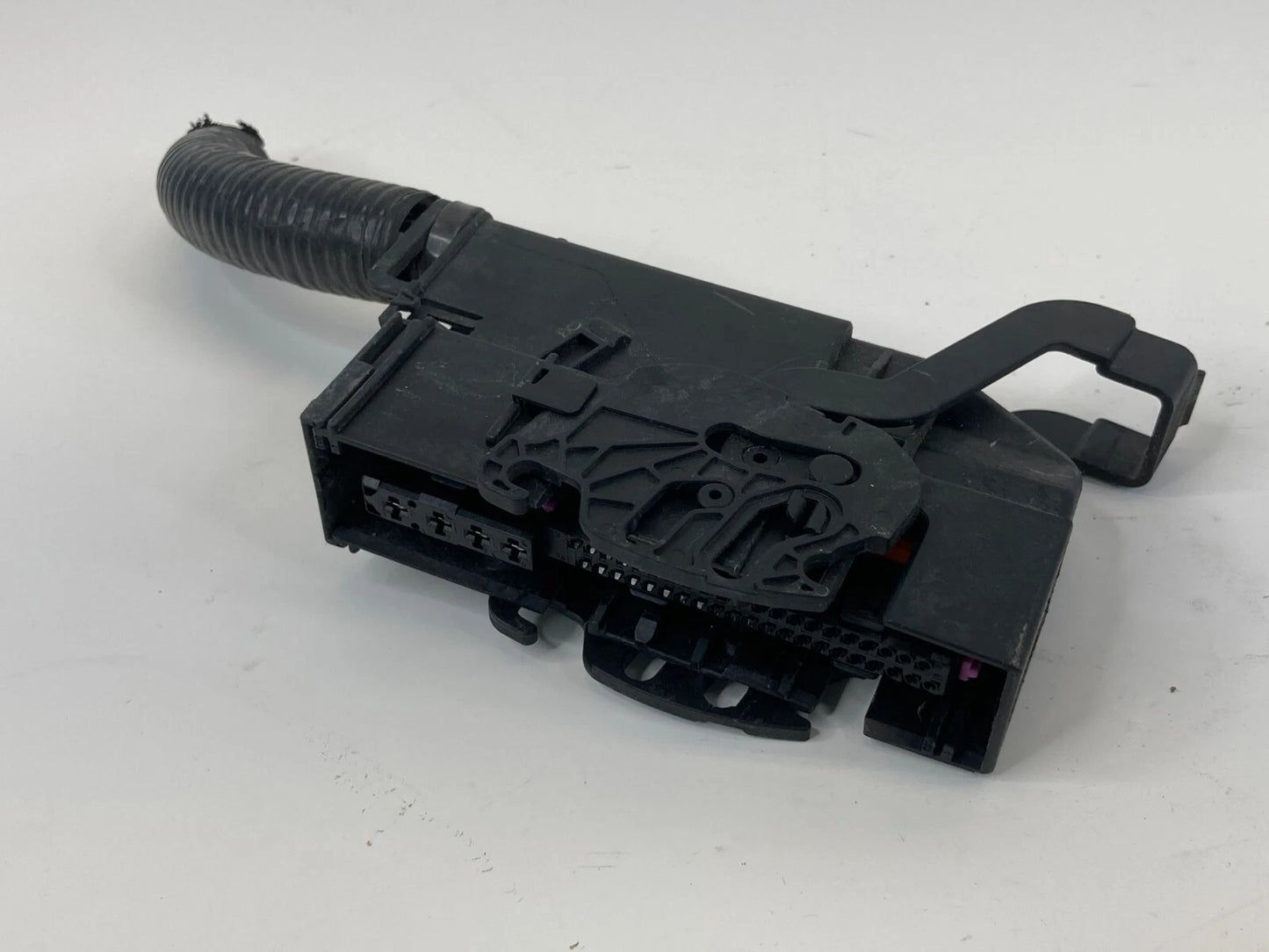 2006 2007 INFINITI M35 3.5L V6 A/T RWD ABS PUMP CONNECTOR PLUG UNIT WIRE SOCKET