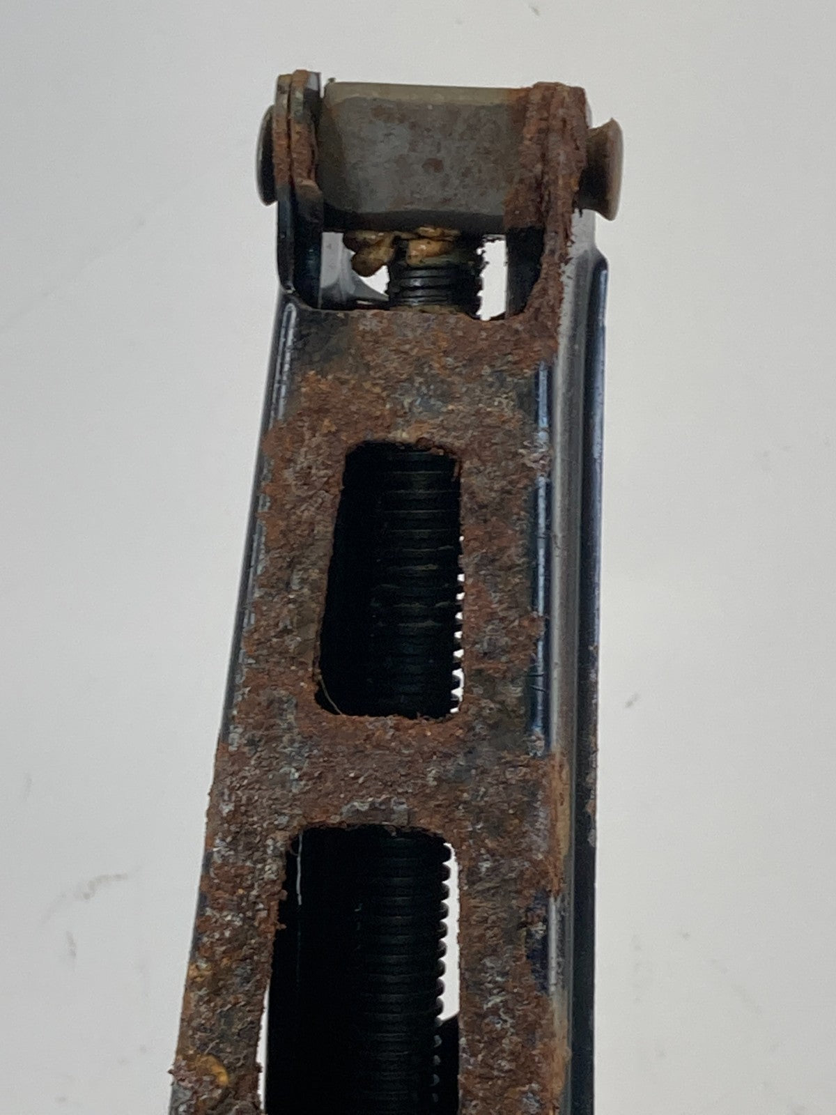 2002-2005 Chevrolet Monte Carlo Emergency Spare Tire Jack & Tool OEM