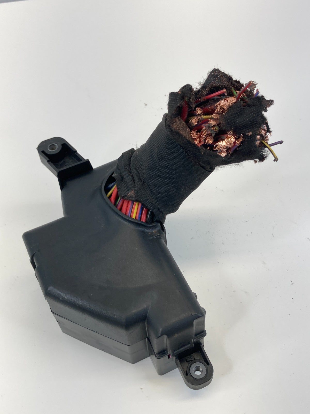 2009-2012 Volkswagen CC 2.0L L4 Left Side Fuse Relay Box Control Module OEM