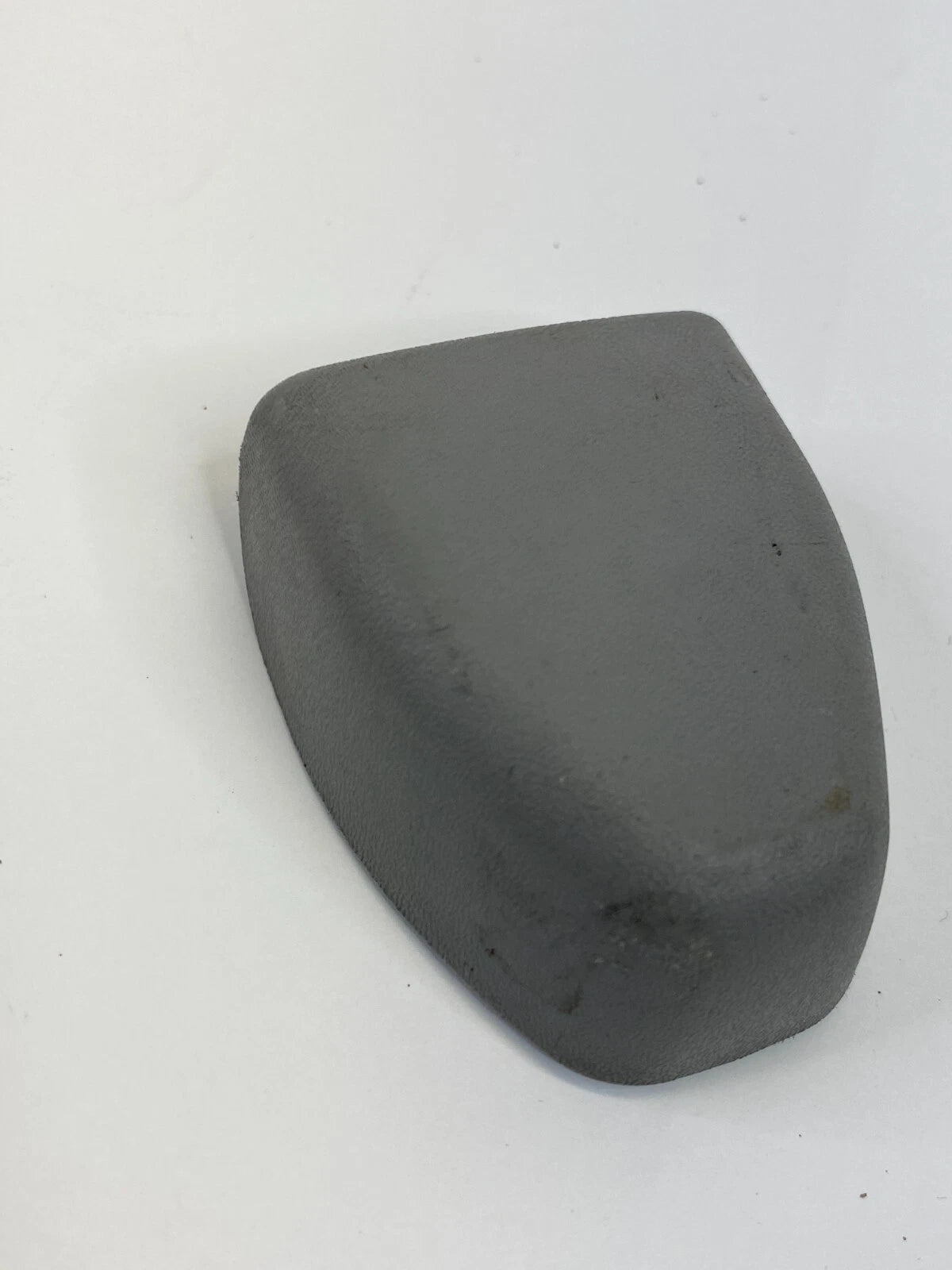 07 08 09 10 11 TOYOTA CAMRY FRONT LEFT SEAT BELT RETRACTOR COVER 73233-AA010 OEM