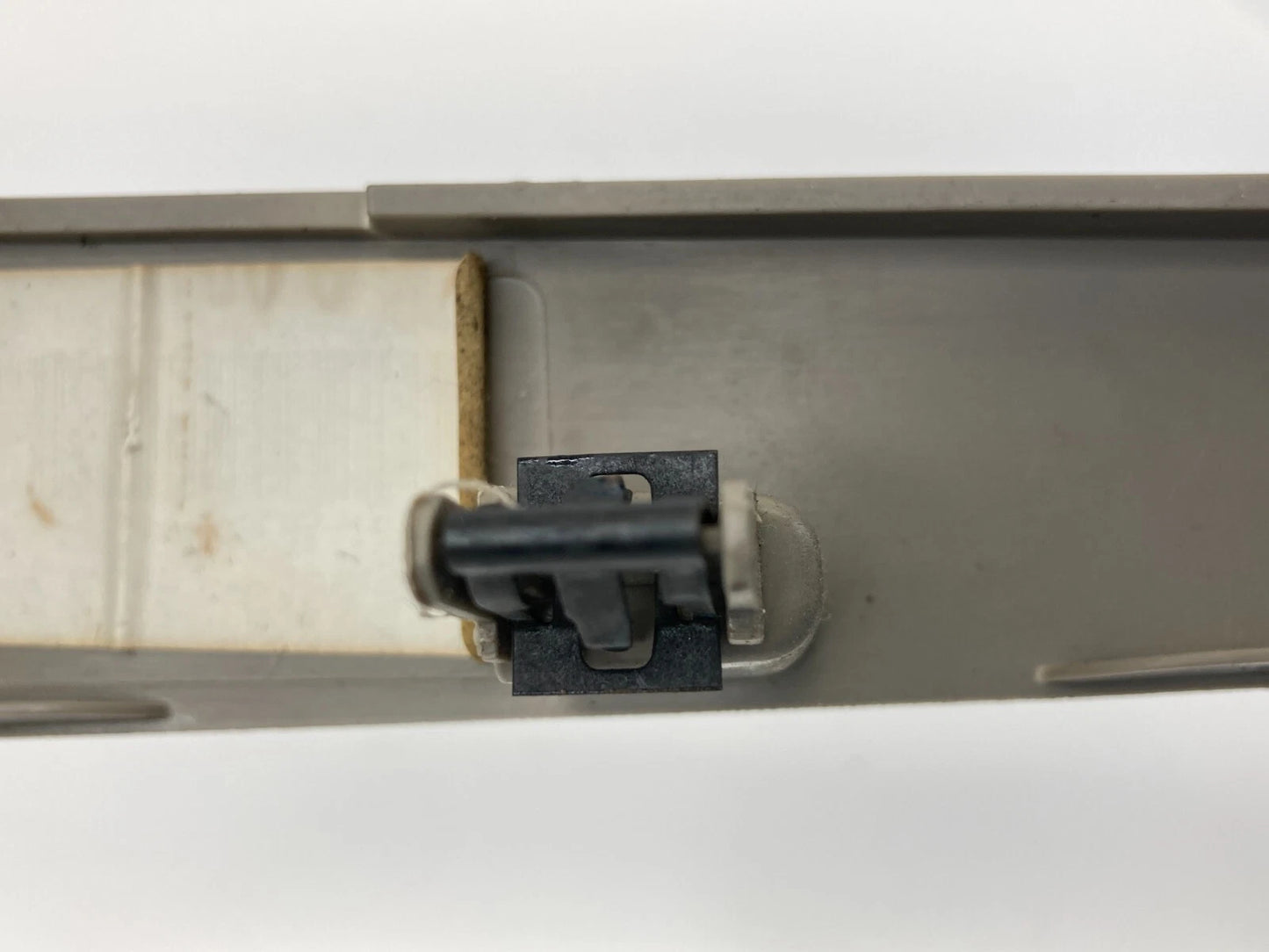2008 09 10 2011 FORD FOCUS FRONT LEFT SIDE DOOR PILLAR COVER TRIM BEZEL OEM