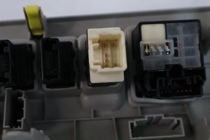 2011-2014 TOYOTA SIENNA DASH MIRROR TRACTION REAR VENT & SAFETY ASSIST SWITCHES