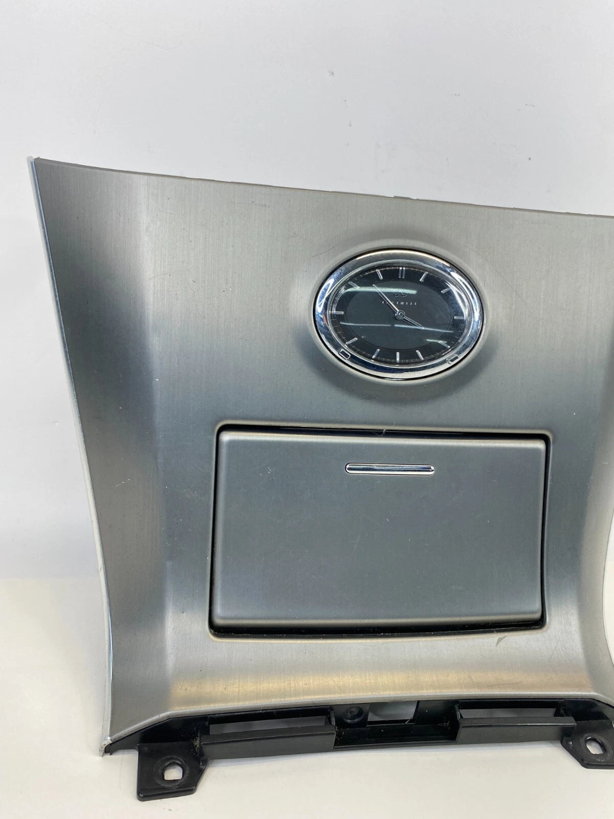 2007 2008 INFINITI FX35 CENTER CONSOLE CLOCK STORAGE BEZEL TRIM 68460-CL70A OEM