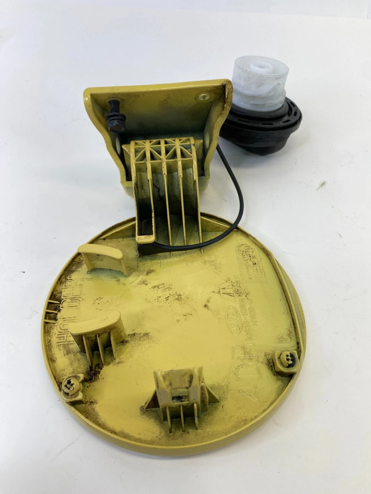 2012-2017 KIA RIO SEDAN FUEL FILLER TANK DOOR GAS LID COVER 69510-1W000 OEM