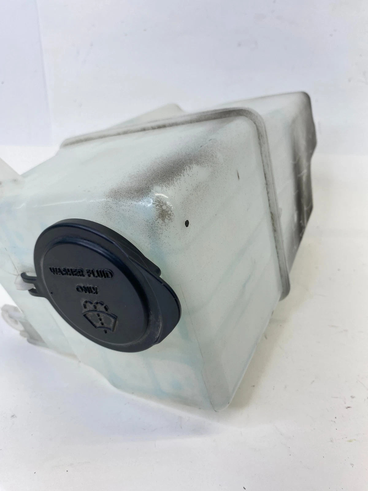 2005-2016 TOYOTA TACOMA WINDSHIELD WASHER RESERVOIR BOTTLE TANK 85330-AE010 OEM