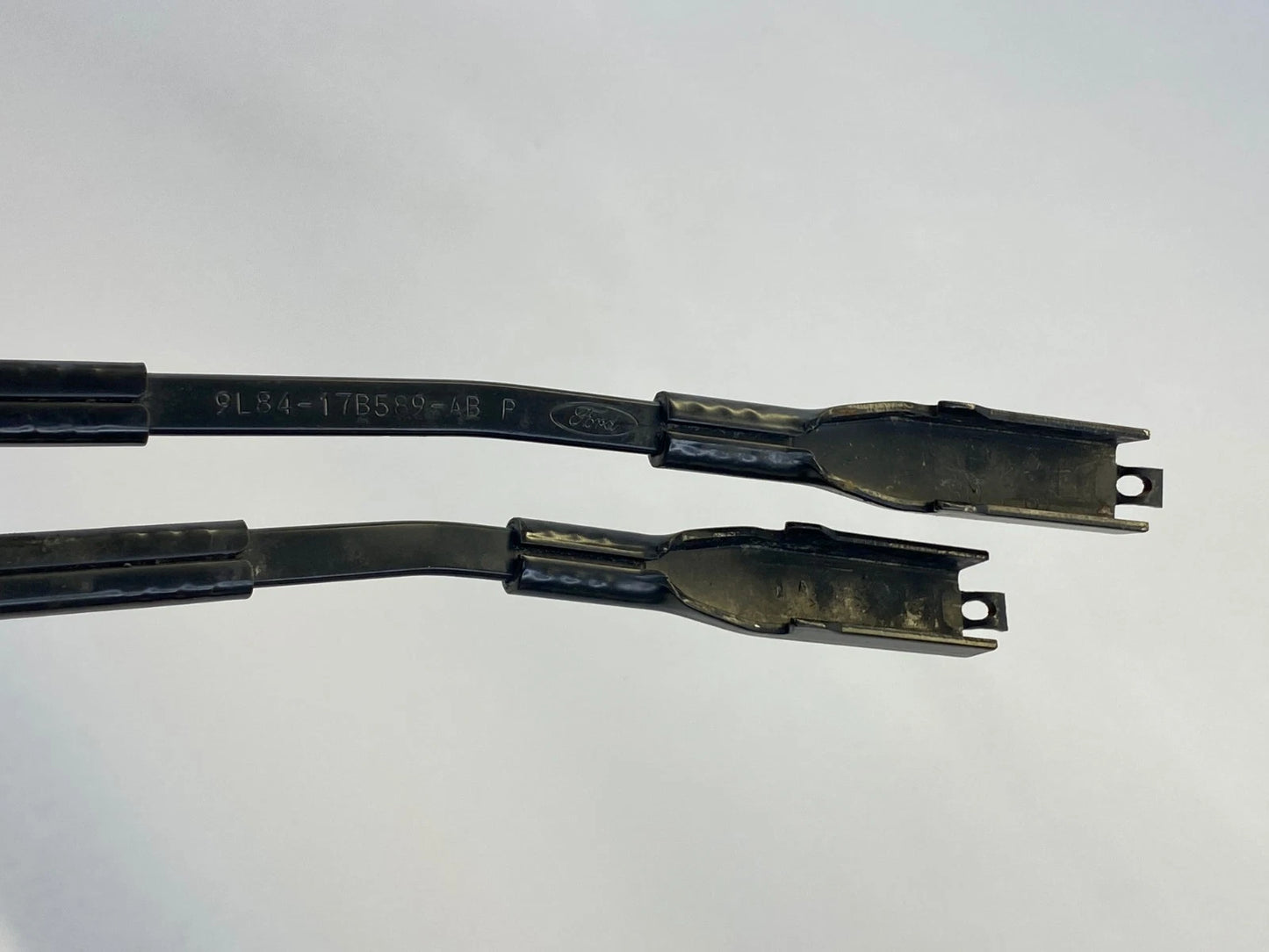 2008-2012 FORD ESCAPE FRONT WINDSHIELD LEFT RIGHT WIPER ARM SET 24030789 OEM