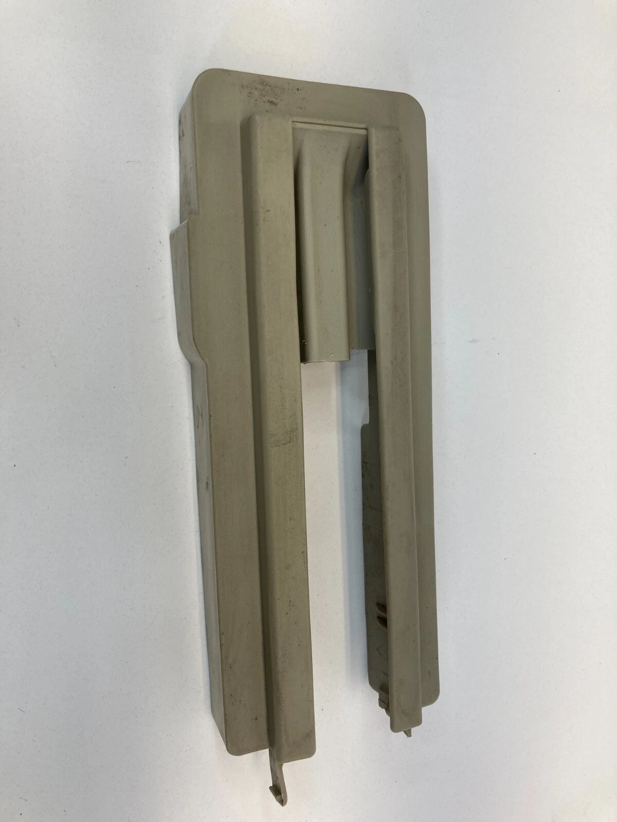 2003 2004 03 04 INFINITI G35 FRONT RIGHT SEAT TRACK COVER TRIM FLOOR OEM