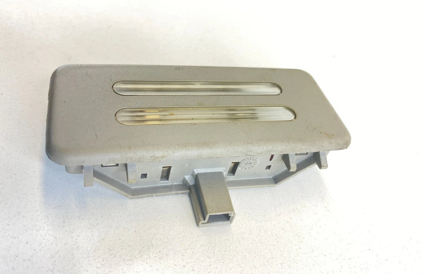 2004-2007 BMW 530I LEFT DRIVER SIDE INNER SUNVISOR LIGHT VANITY LAMP 6920187 OEM
