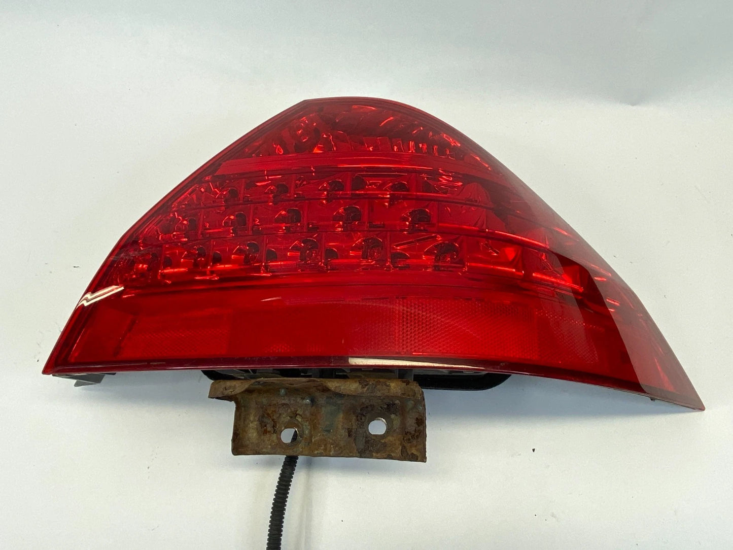2006 2007 HONDA ACCORD SEDAN REAR RIGHT PASSENGER SIDE TAIL LIGHT LAMP TAILLIGHT