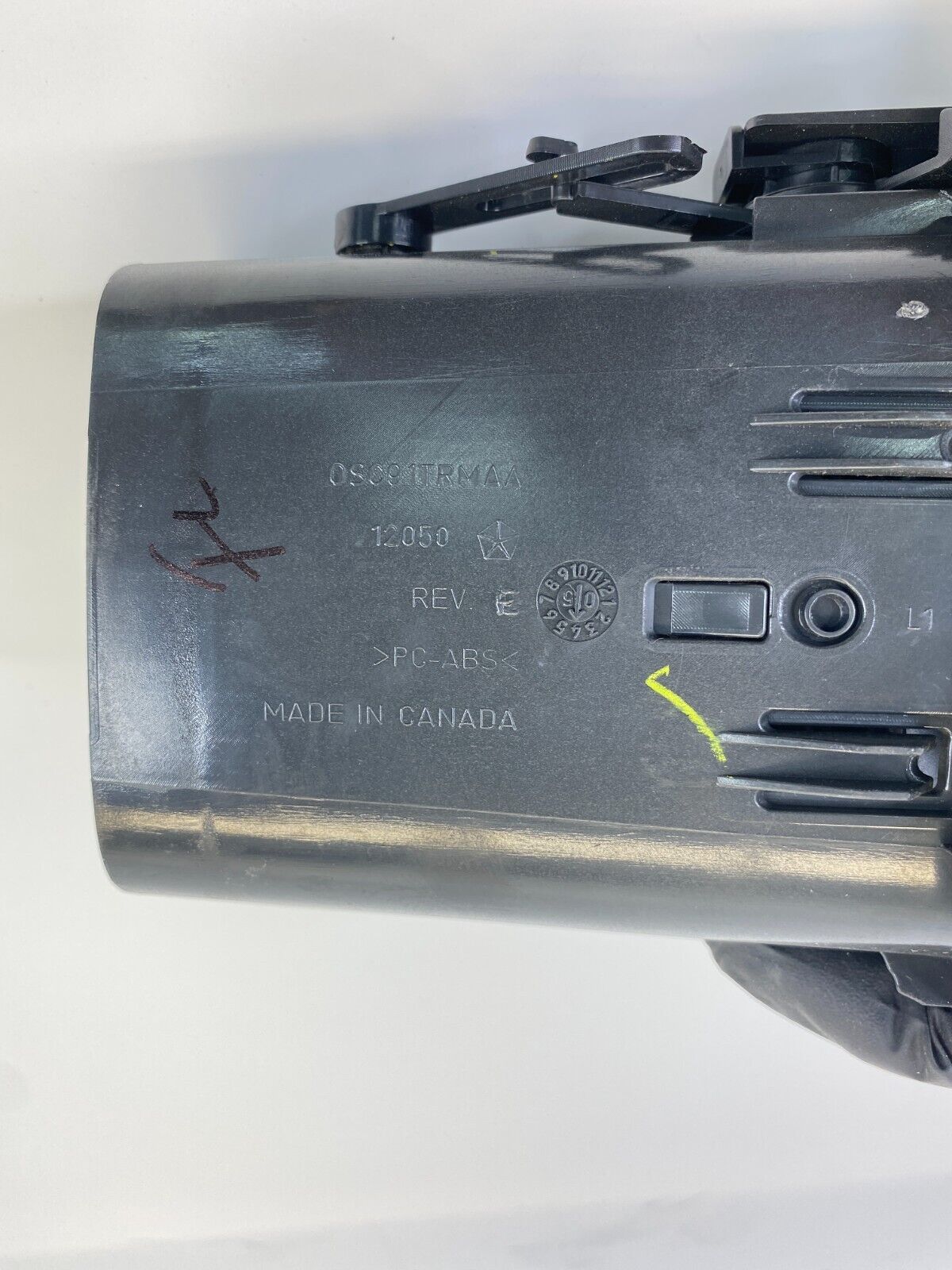 04-07 Chrysler Town & Country Left Driver Side Dash AC Air Vent 0S091TRMAA OEM