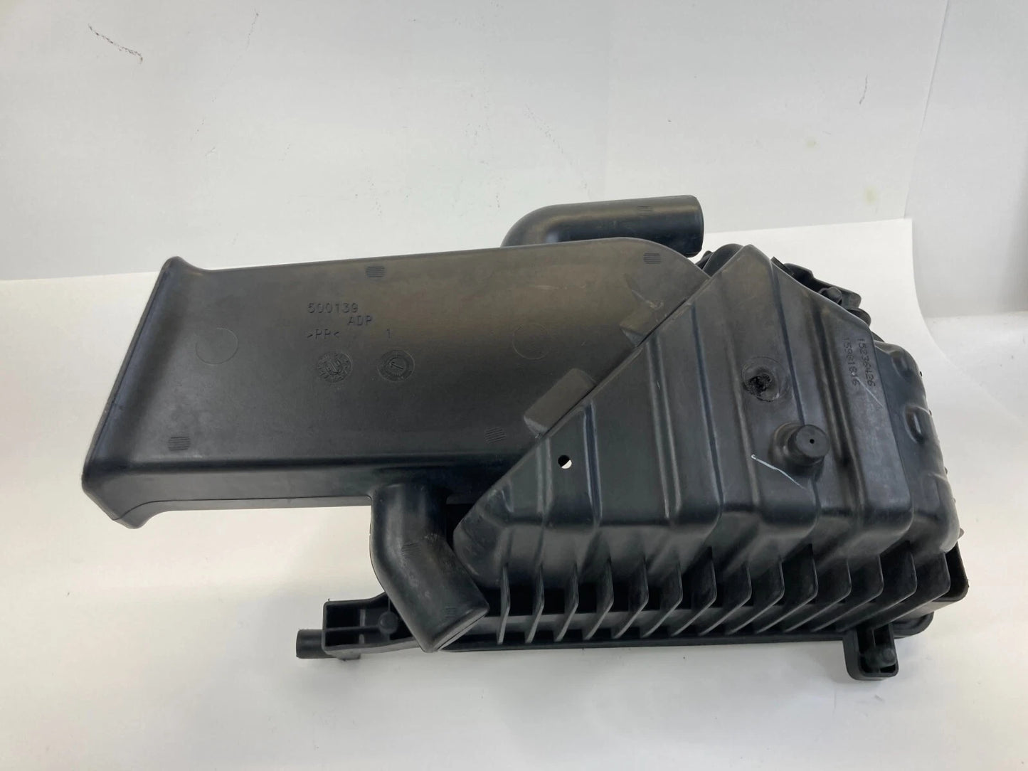 2008 2009 CADILLAC CTS 3.6L 24V AIR INTAKE CLEANER BOX LOWER COVER OEM 15236426