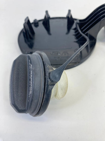 2014-2019 Kia Soul WAGON Fuel Filler Door w/Gas Tank Cap Lid 69510-B2000