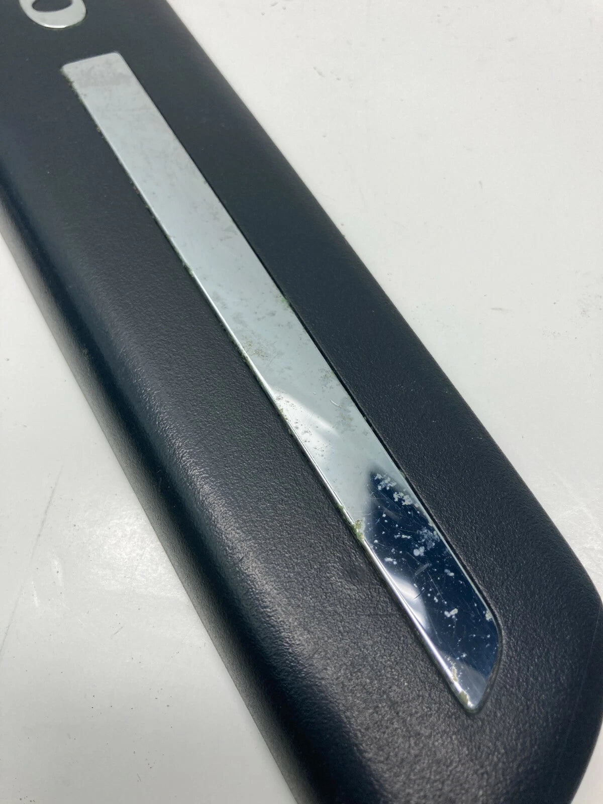 2004-2011 VOLVO S40 FRONT LEFT DOOR SILL STEP SCUFF PLATE MOLDING 30744287 OEM