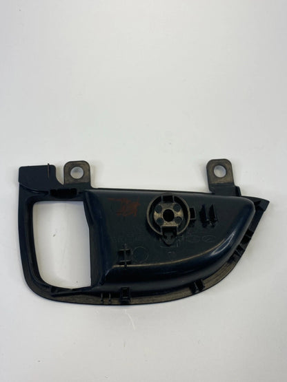 11-16 HYUNDAI ELANTRA FRONT RIGHT SIDE INSIDE DOOR HANDLE BEZEL 82621-MD000 OEM