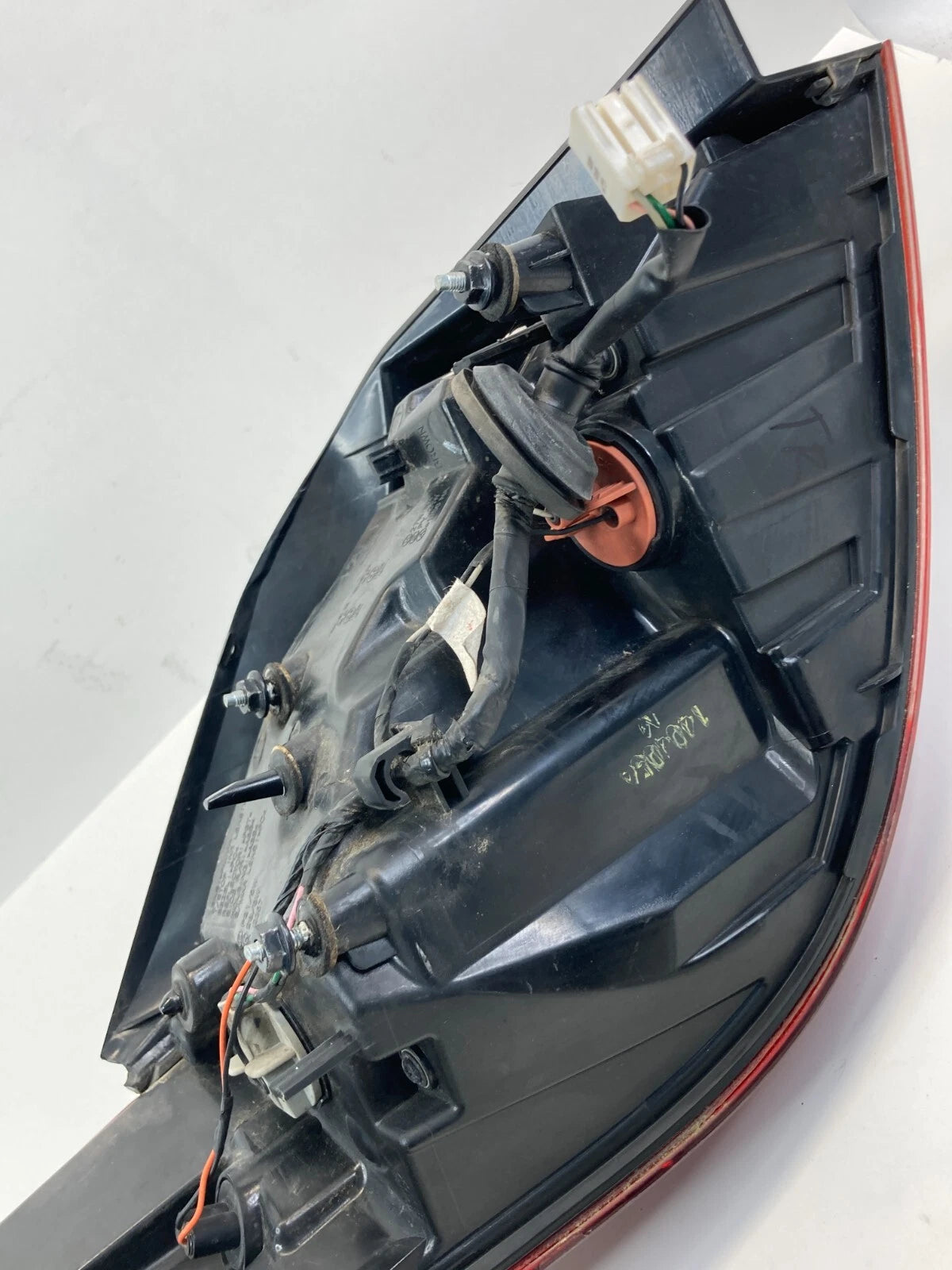 2014 2015 2016 HYUNDAI ELANTRA RIGHT TAILLIGHT TAIL LAMP OUTER 92402-3X2 KOREA