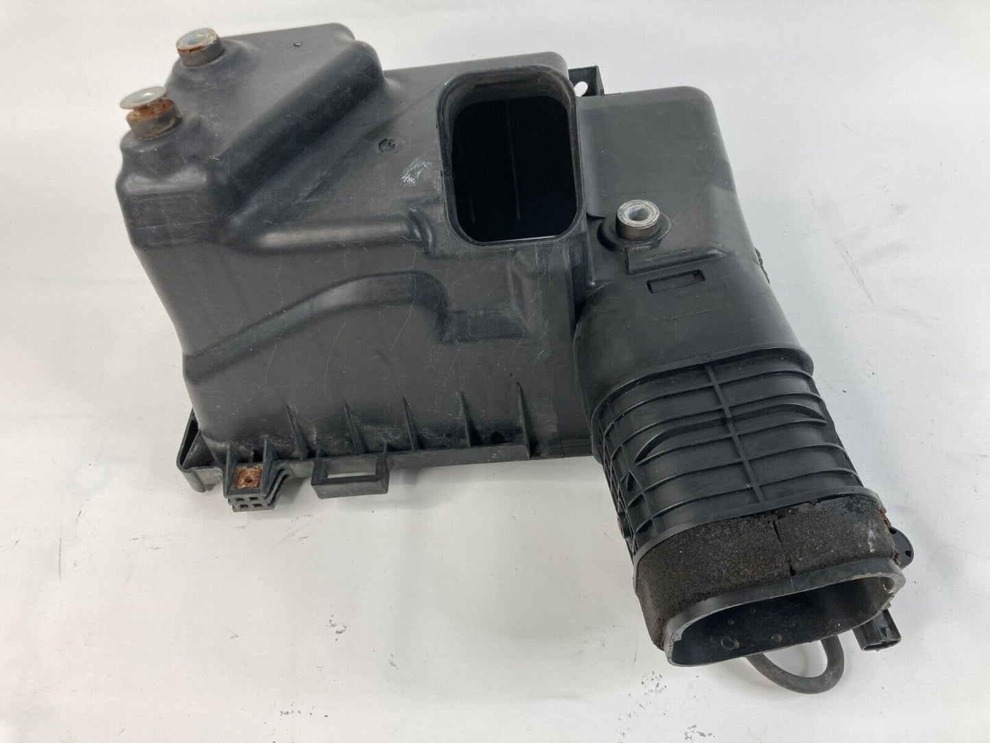 2005 2006 05 06 Toyota Sienna 3.3L 24V Air Intake Cleaner Box Housing Lower OEM