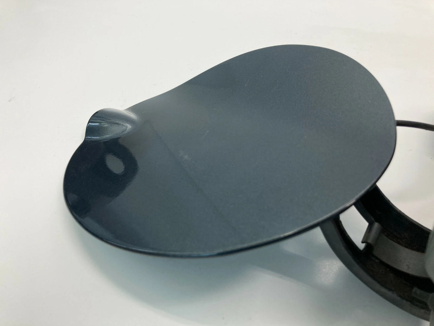 08-12 FORD ESCAPE 08-11 MARINER FUEL FILLER DOOR TANK COVER LID 8L84-78405A26