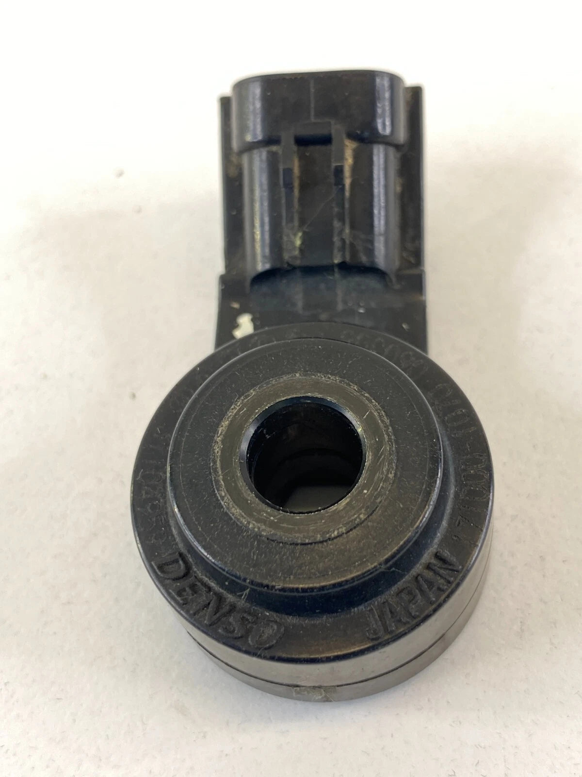 2004-2011 VOLVO S40 SEDAN 2.4L L5 20V A/T IGNITION KNOCK DETONATION SENSOR OEM