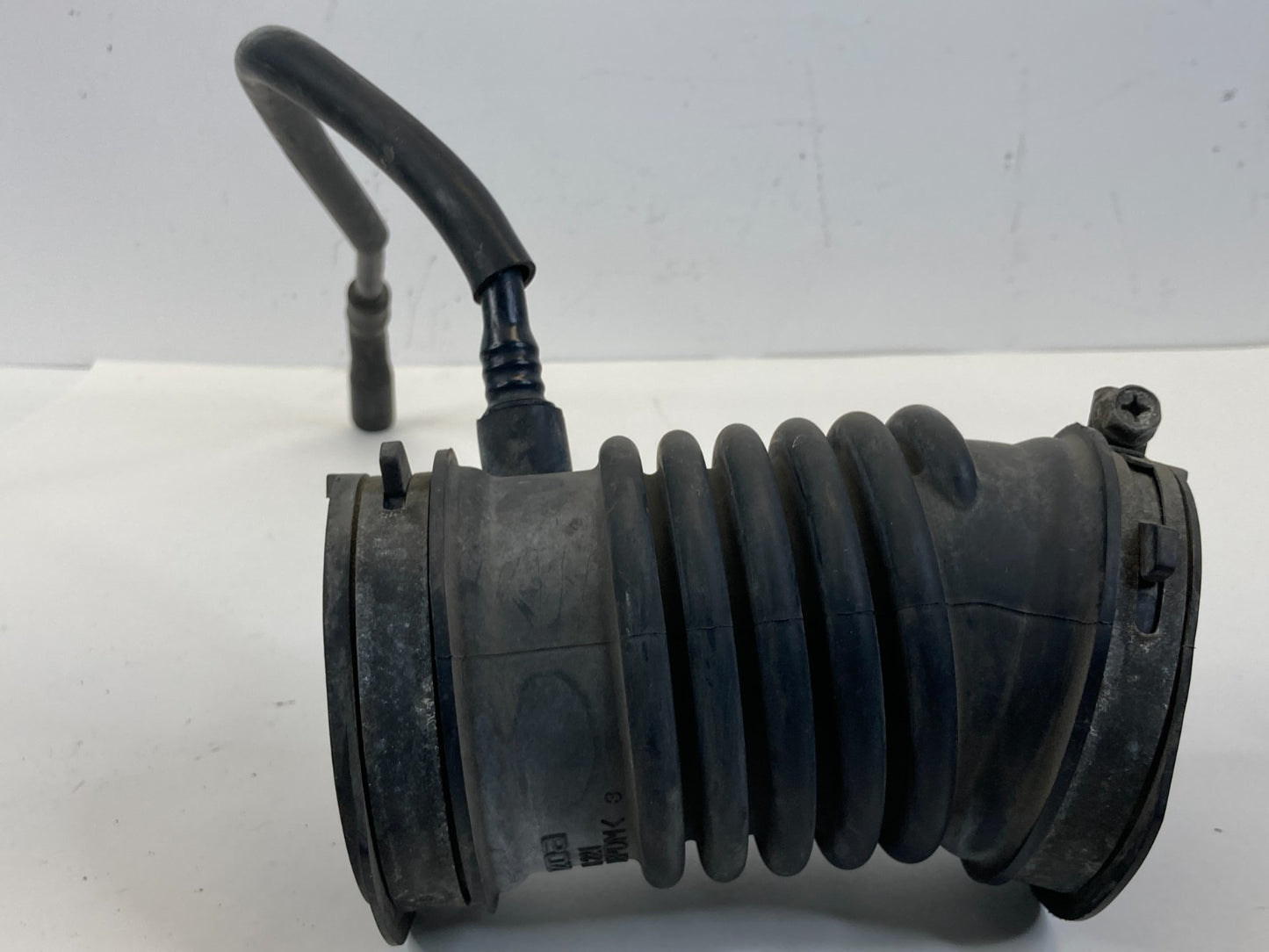 2013-2016 Mazda CX-5 14-18 Mazda 3 2.0L L4 Air Intake Hose Tube Duct PE0113221