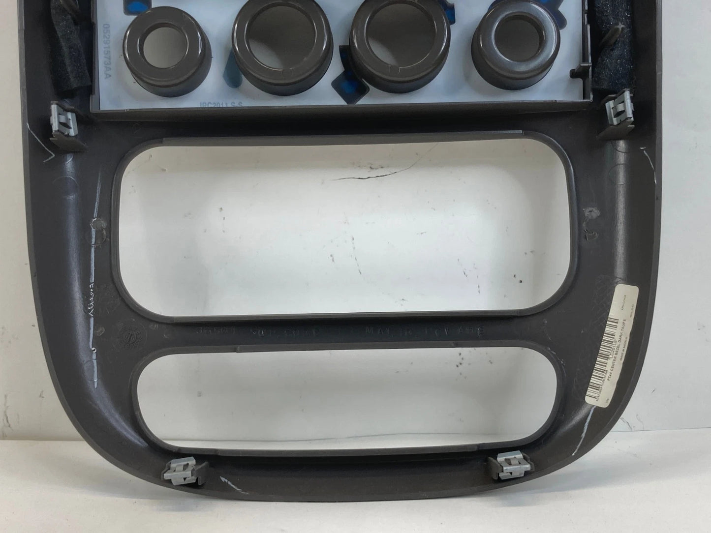 01-05 CHRYSLER PT CRUISER DASH CENTER CLIMATE TRIM BEZEL PANEL W AC VENTS OEM