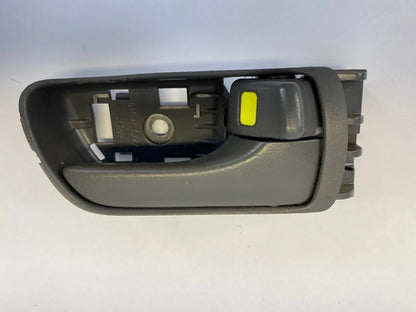 2004-2010 TOYOTA SIENNA CE & LE FRONT RH PASSENGER INTERIOR DOOR HANDLE GRAY OEM