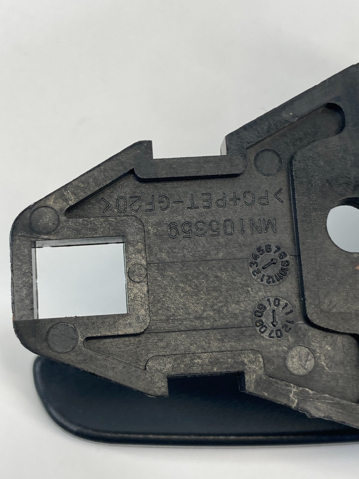 2008-2017 Mitsubishi Lancer Front Left Driver Inner Door Handle MN105359