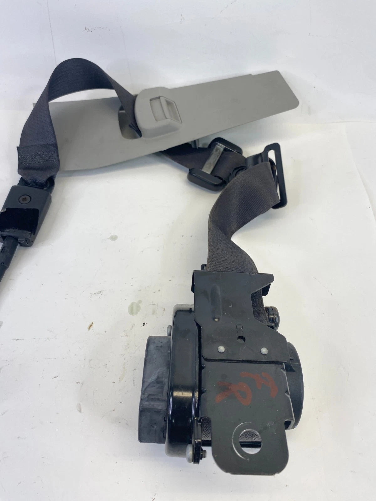 11-17 BUICK ENCLAVE FRONT RIGHT SIDE SEAT BELT RETRACTOR & PRETENSIONER 15903263