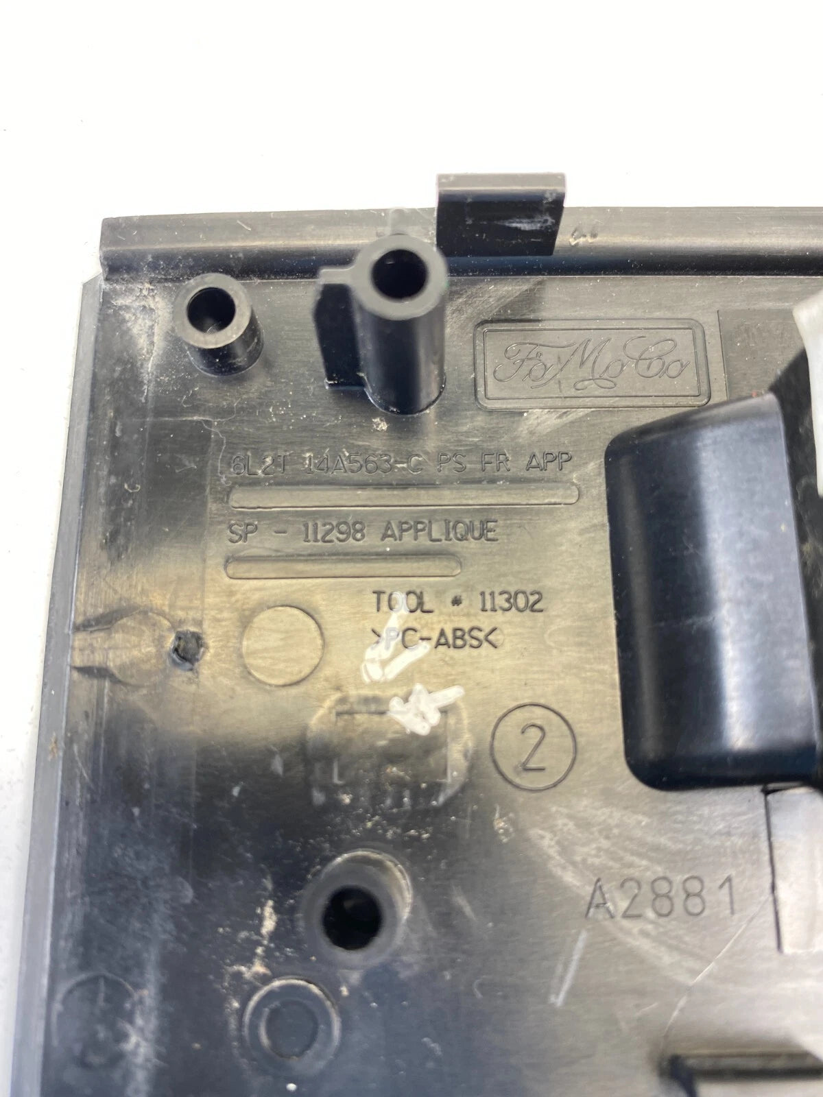 2006-2010 FORD EXPLORER XLT REAR LEFT DOOR WINDOW SWITCH BEZEL TRIM 6L2T14A563C