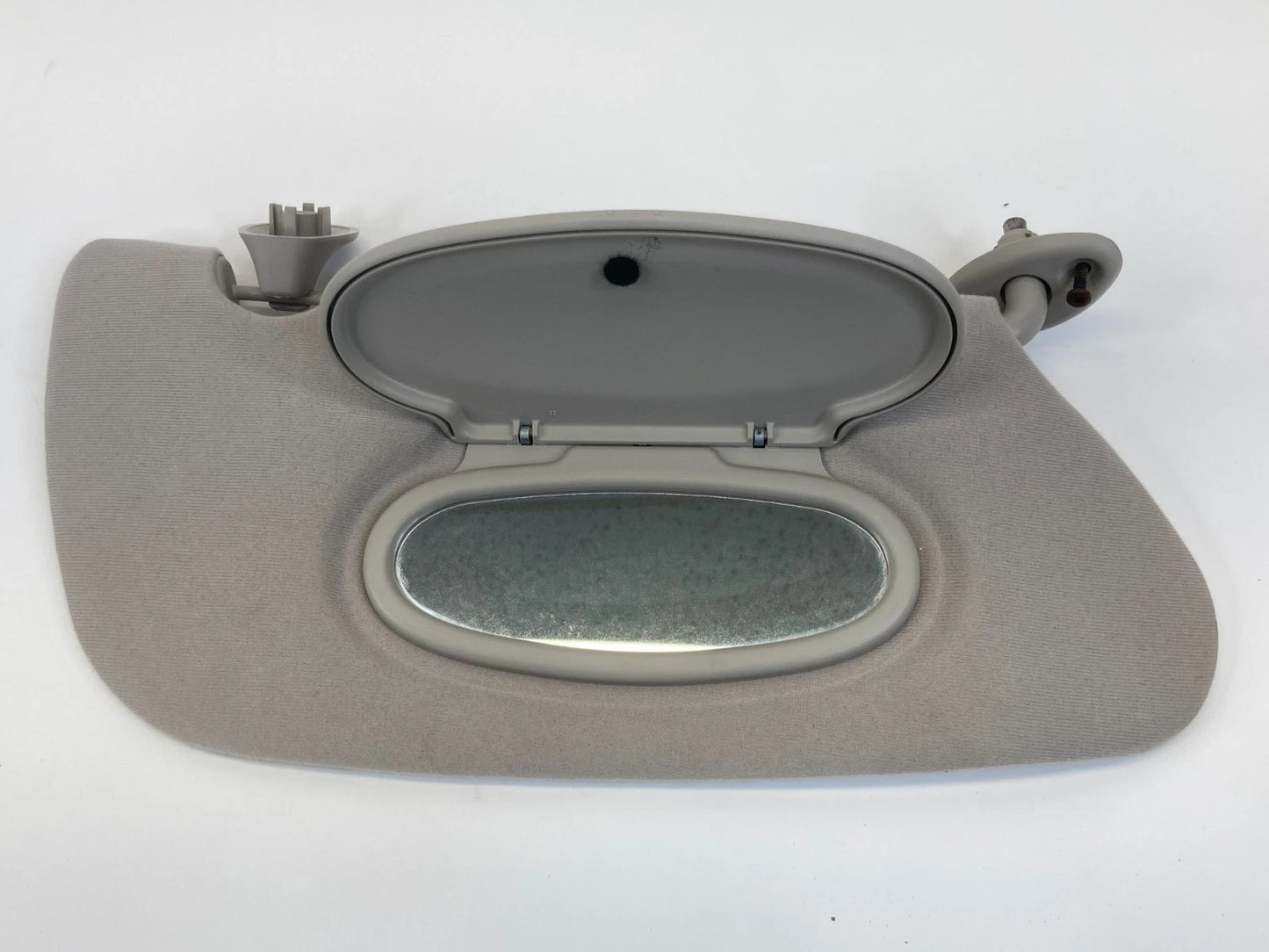 04 05 CHRYSLER PT CRUISER LH RH SIDE SUNVISOR VISOR SHADE PAIR SET W /CLIPS OEM