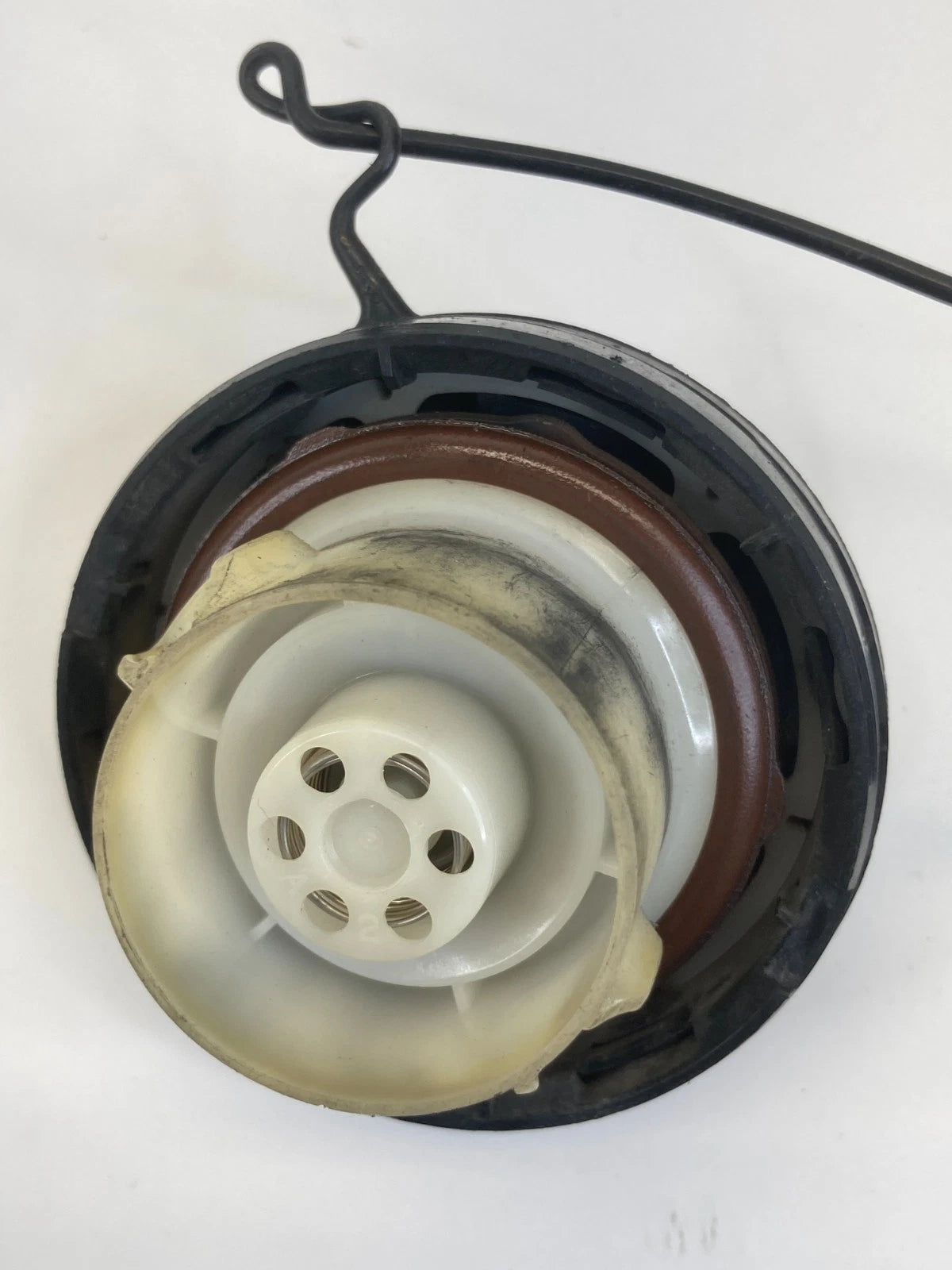 04 05 06 07 08 09 TOYOTA PRIUS GAS FUEL TANK CAP WITH TETHER STRAP OEM FACTORY