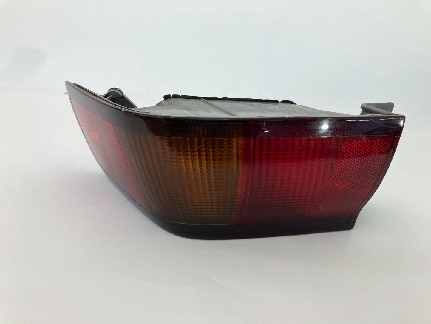 1997 1998 1999 TOYOTA CAMRY RIGHT PASSENGER SIDE TAIL LIGHT OUTER TAILLIGHT OEM