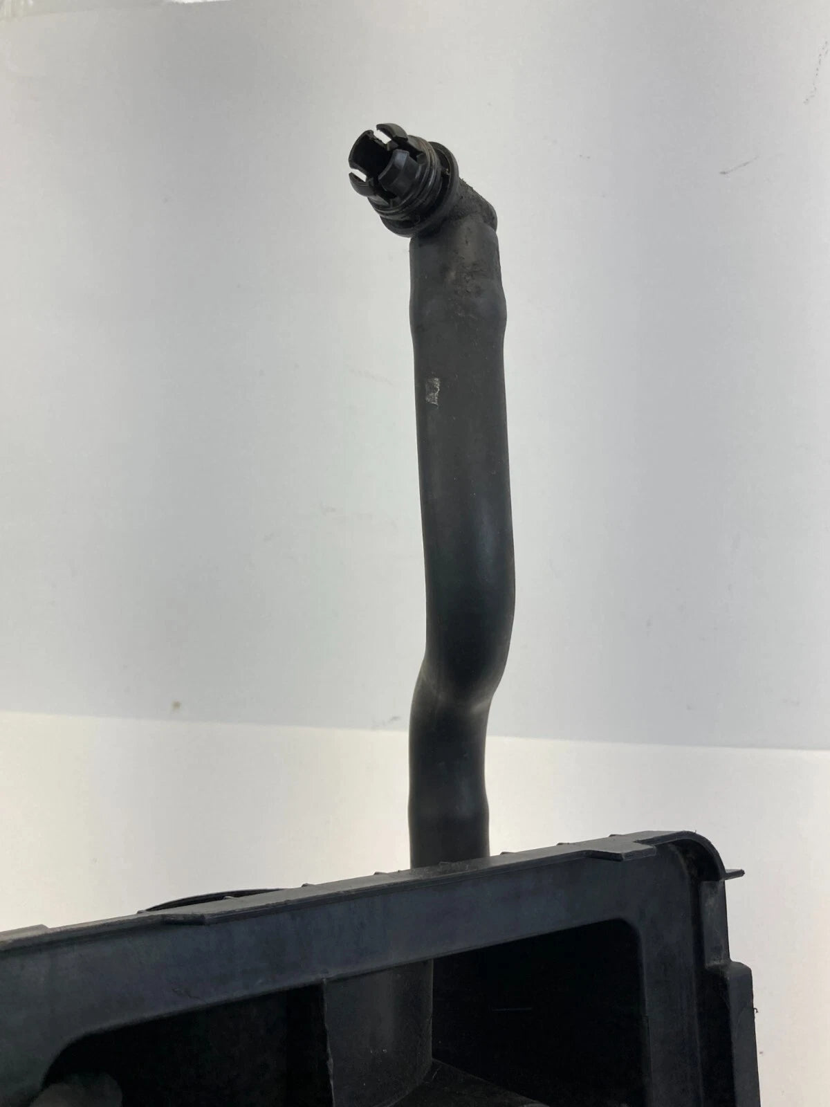2009 2010 DODGE JOURNEY 3.5L AIR CLEANER UPPER CASE HOUSING COVER OEM FACTORY