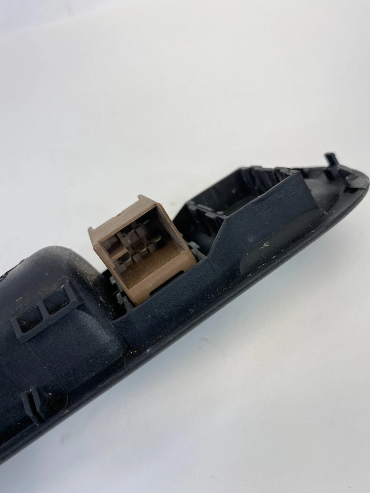99-05 VW JETTA FRONT RIGHT PASSENGER INNER DOOR HANDLE LOCK SWITCH 1J1-837-114